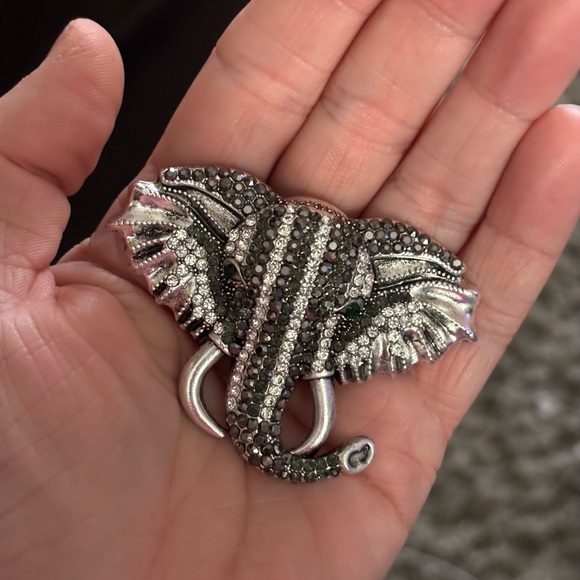 Rhinestone Elephant Brooch or pendant Pin Silver Tone Sparkle NEW - Picture 2 of 4